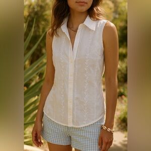 NWOT Sleeveless Top Size Medium